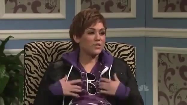 Miley Cyrus  as Justin Bieber  SNL 0844 - 0-0 Miley Cyrus as Justin Bieber  SNL