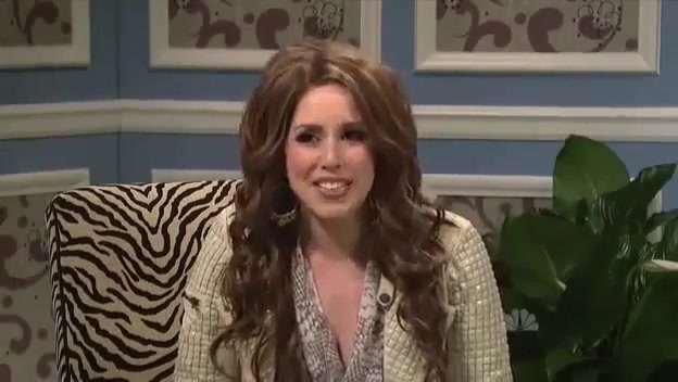 Miley Cyrus  as Justin Bieber  SNL 0895