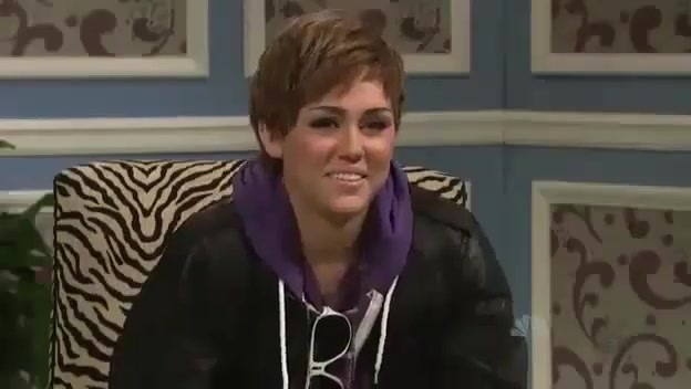 Miley Cyrus  as Justin Bieber  SNL 0904 - 0-0 Miley Cyrus as Justin Bieber  SNL