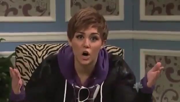 Miley Cyrus  as Justin Bieber  SNL 0934