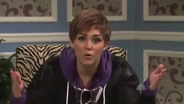 Miley Cyrus  as Justin Bieber  SNL 0935