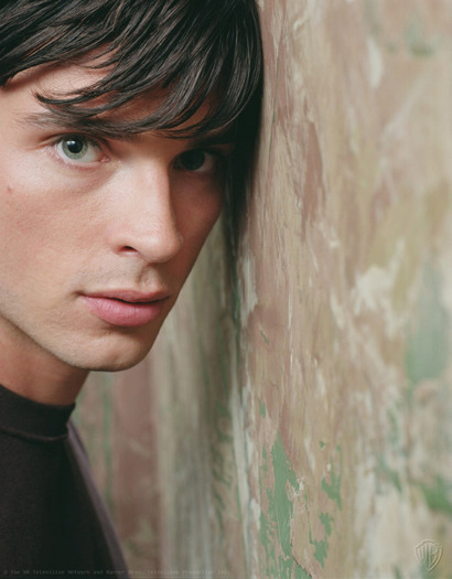 Clark Kent (19) - Tom Welling