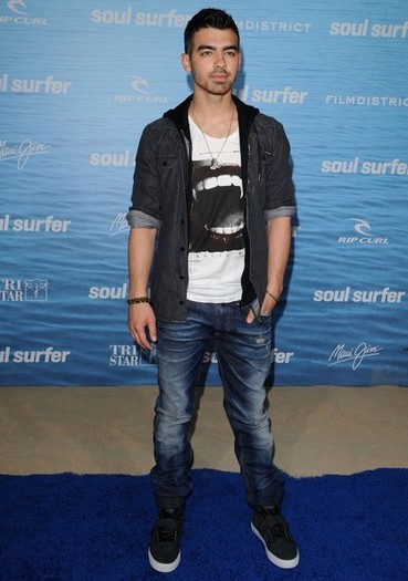 Joe+Jonas+Soul+Surfer+Premiere+9PLcYAWWlOdl