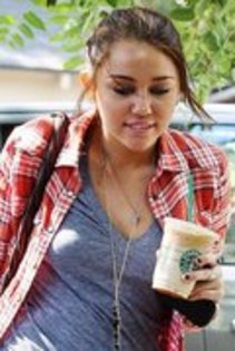 starbucks 25 - acest album este numai pentru FANII LUI MILEY CYRUS