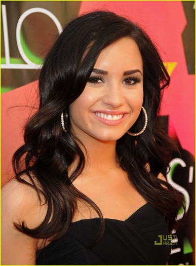 demi_lovato_1289754058