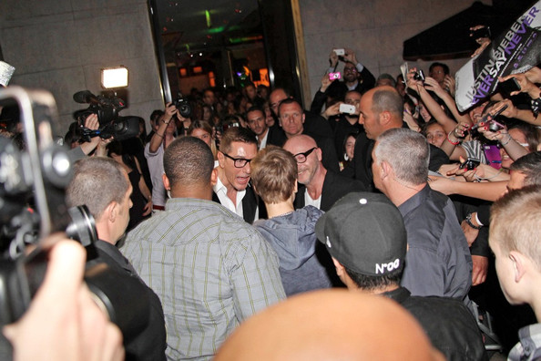 Justin+Bieber+Dolce+Gabbana+Martini+Gold+Launch+PvGyWbpXgCLl