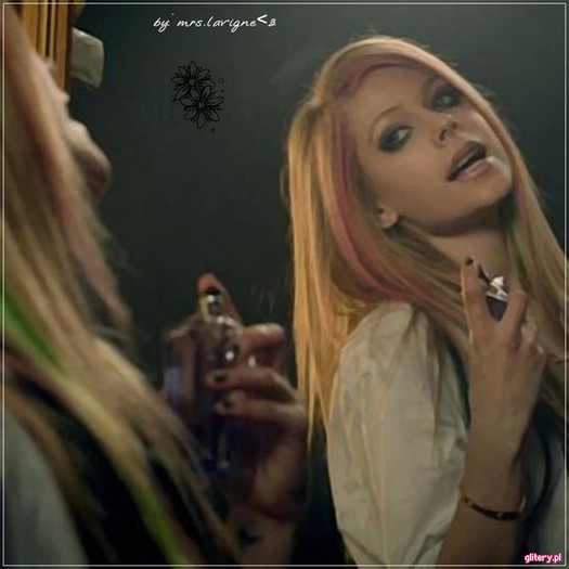 4-glitery_pl-brenda010-0-1980 - Avril Lavigne - M am maturizat - Interviu ROMANIA