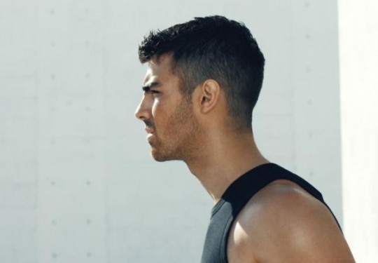 joe-jonas-details-photo-shoot-4-540x375