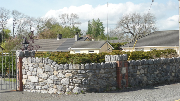 Un colt de gard irlanda case si garduri de piatra for Modele de garduri pentru case