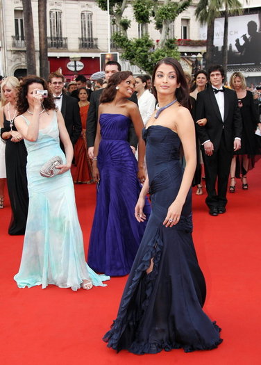 87833aishwaryaraiparisj - aishwarya rai