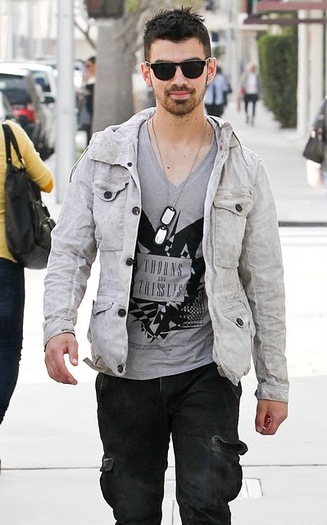 joejonas-gayfashion-1