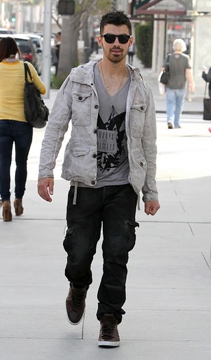 joejonas-gayfashion-3