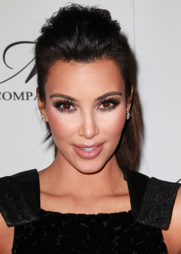 Kim+Kardashian+Makeup+Nude+Lipstick+pYgYrnFro0Gl - Kim Kardashian