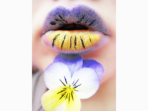 9c5e077dcb3aeb2c_FLOWER_LIPS.xxlarge