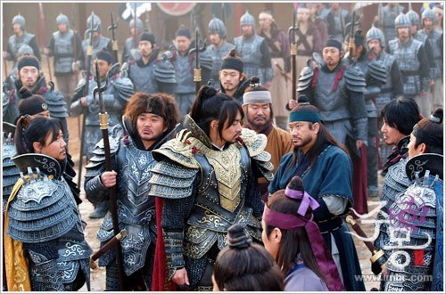 6329_106211723698_654448698_2002131_1620544_n - q---jumong si oameni lui de incredere---q