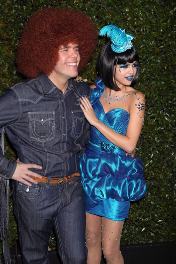 Selena+Gomez+Perez+Hilton+Blue+Ball+Birthday+HCGr6EEW59-l - selena gomez imagini inedite si rare