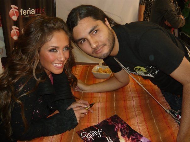 068 - 00 Any Tarde de Autografos na Feira Mix em Santiago Chile