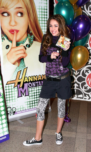 s101 - 0-0 HANNAH MONTANA SOUNDTRACK SIGNING