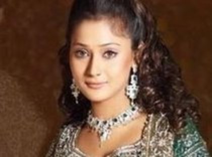 32525056_ZUTFBQEBM - Sara Khan