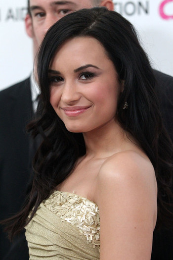 Demi+Lovato+18th+Annual+Elton+John+AIDS+Foundation+5N37VLMGeEYl - disney actress 2