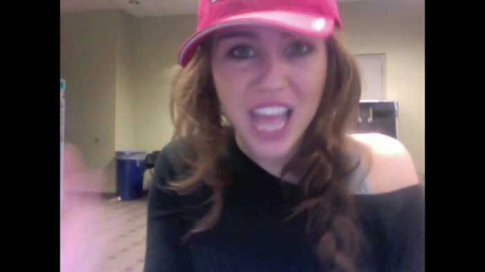 Miley Says Goodbye to Twitter 244 - Miley says Goodbye to Twitter 2009 - Captures 1