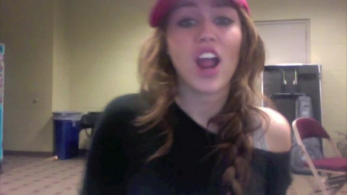 Miley Says Goodbye to Twitter 331 - Miley says Goodbye to Twitter 2009 - Captures 1