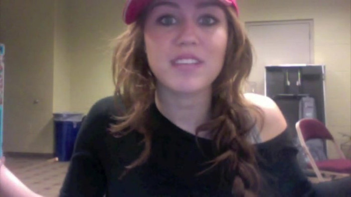 Miley Says Goodbye to Twitter 362 - Miley says Goodbye to Twitter 2009 - Captures 1