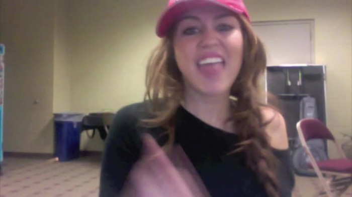 Miley Says Goodbye to Twitter 368 - Miley says Goodbye to Twitter 2009 - Captures 1