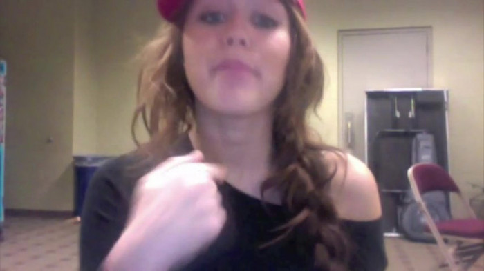 Miley Says Goodbye to Twitter 413 - Miley says Goodbye to Twitter 2009 - Captures 1