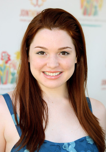 Jennifer Stone Actress Jennifer Stone arrives at A Time for Heroes Celebrity Carnival Sponsored by D