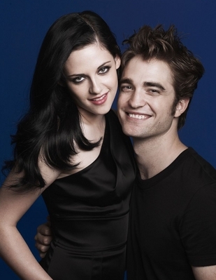 12 - Robert Pattinson and kristen Stewart