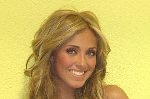 gfhgfbc5 - Anahi 2