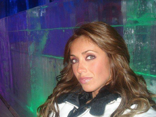 1894761158_54f9e8fbb3 - Anahi 3