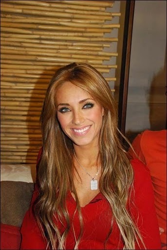 545 - Anahi em Coletivas tardes de autografos entrevistas programas de radio e Tv