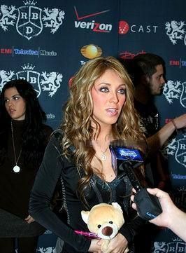 16386460 - Anahi em Coletivas tardes de autografos entrevistas programas de radio e Tv