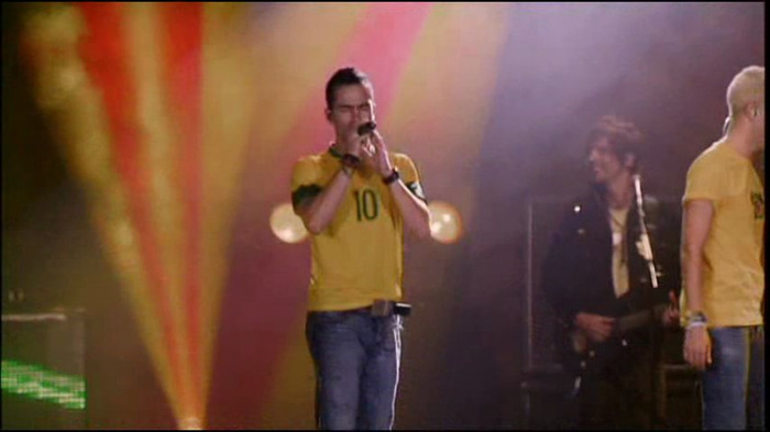 vlcsnap-2010-06-15-14h31m43s206.png - RBD Live In Rio