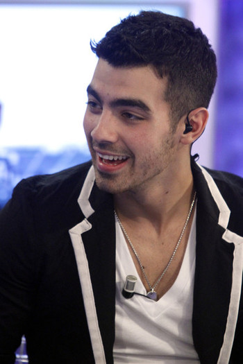 Joe+Jonas+Joe+Jonas+Visits+El+Hormiguero+Madrid+GHSf-6Nu6g2l