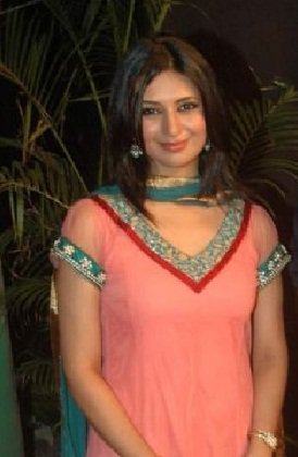 261579_245521992130776_100000189317856_1212382_5646875_n - divyanka tripathi 2011