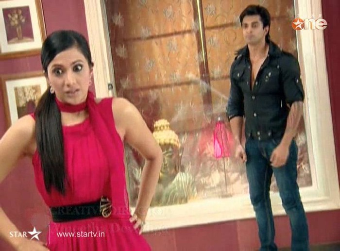 KoHr4 - DILL MILL GAYYE KaSh as ArSh Hotel Lobby Scene Capz