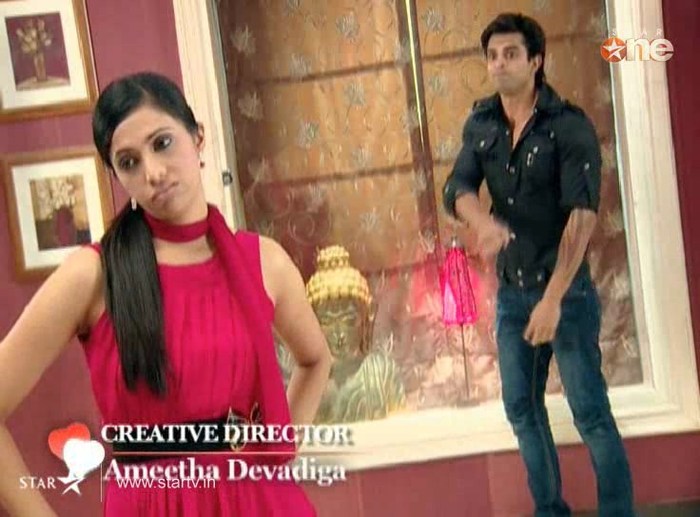 WQxO6 - DILL MILL GAYYE KaSh as ArSh Hotel Lobby Scene Capz