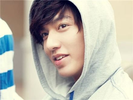 265098_1814559488887_1387051554_31499085_8047178_n - o Lee Min Ho o