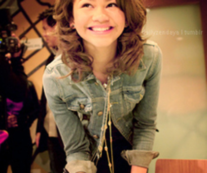 tumblr_lkkfkeO5zW1qiaeleo1_400_thumb - Zendaya