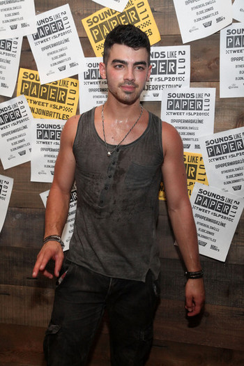 Joe+Jonas+2011+Sounds+Like+PAPER+Concert+MNOMx-9yNT1l