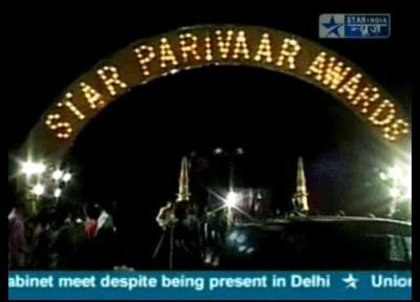 31651_127092217320732_121899731173314_246286_324835_n - Star parivar Awards 2010-red carpet