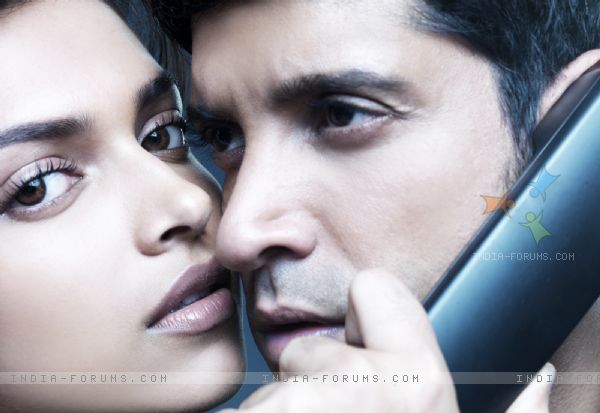 41864-lovable-scene-of-farhan-and-deepika - divyanka tripathi 2011