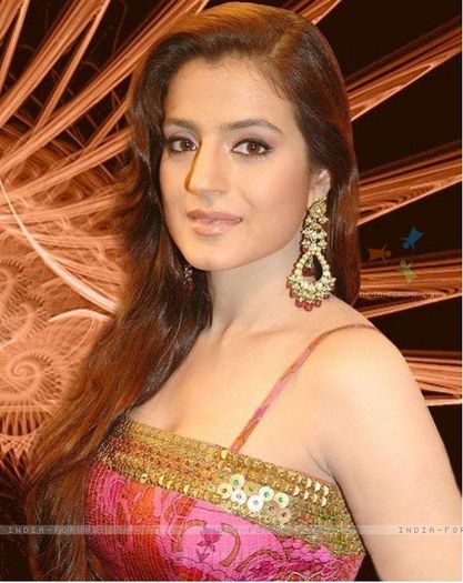 22840-amisha-patel