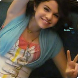 37046236_YPJVGNESH - Selena Gomez