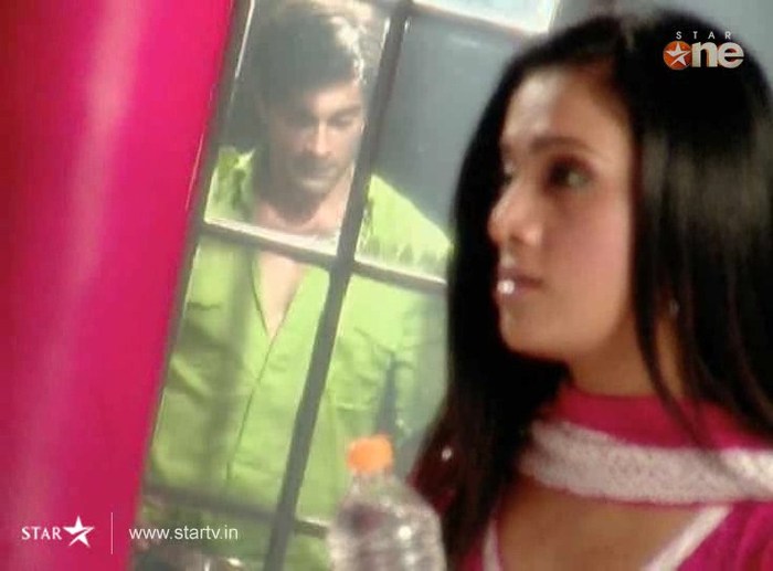 98 - DILL MILL GAYYE KASH ROOM BOXING SCENE KAPZ