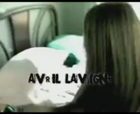 bscap0119 - Avril Lavigne - Under My Skin Album Commercial