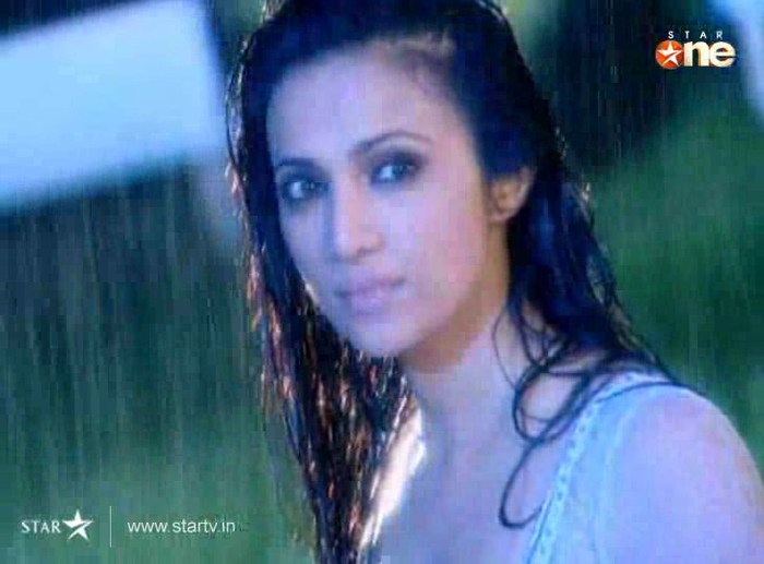 31IIi - DILL MILL GAYYE KaSh As ArSh Panchgani Rain Scene Caps I